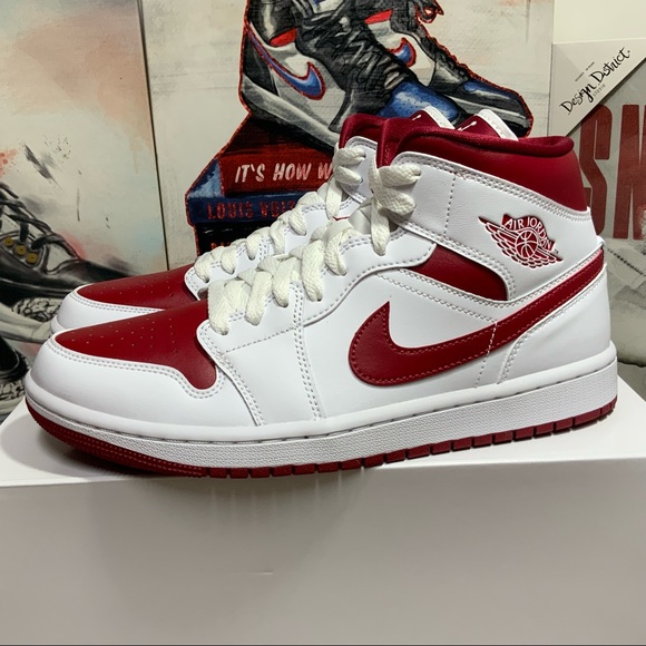 Jordan 1 Mid Reverse Chicago BQ6472-161 US Women's Sz 9.5/Men's Sz 8 New✅ - Picture 2 of 12